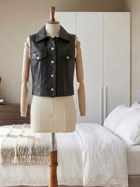 Vintage Leather Made in Canada 🇨🇦 Black Vest - S